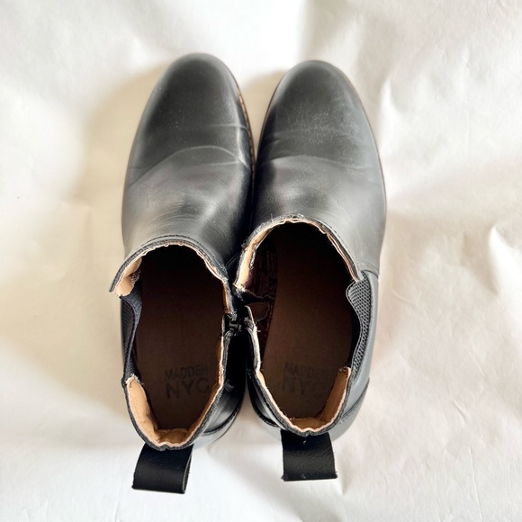 Madden NYC Black Chelsea Ankle Boots Faux Leather Lug Sole Side Zip Men's sz 9.5 - Picture 5 of 7